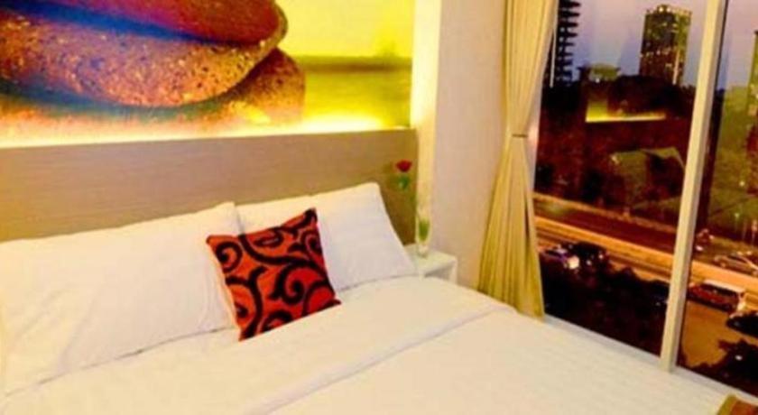 Clay Hotel Jakarta Exterior photo